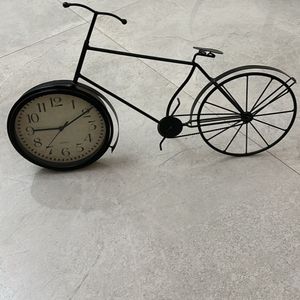 Cycle Shaped Clock