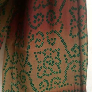 Mehendi Green Saree With Golden Border And Blouse