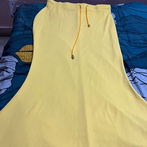 yellow skirt or peticoat