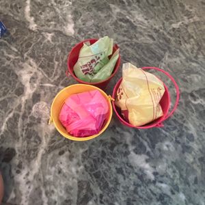 Cute Little Buckets With Colour Packets