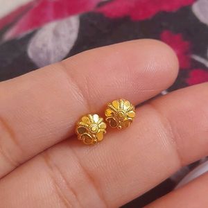 Beautiful New Flower Desine Studs