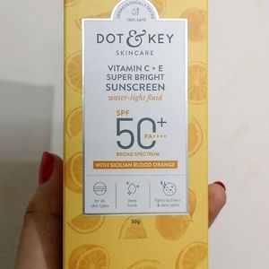 Dot & Key Vitamin C+E Sunscreen 🌞