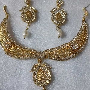 Golden Stone Necklace Set