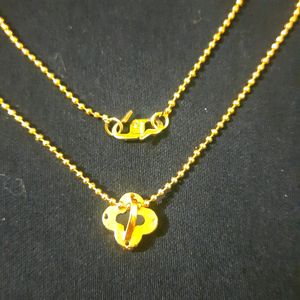 Clover Pendant Chain