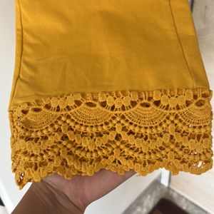 🥳Yellow Capri With Lace Detailing At Bottom