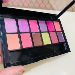 Eyeshadow palette