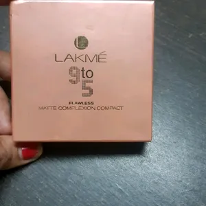 Lakme 9 to 5 Compact Powder