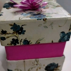 GIFT WITH GIFTBOX