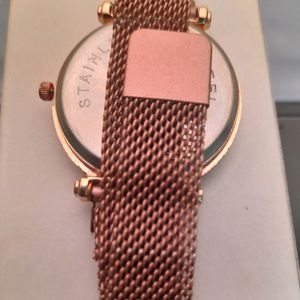 Wrist Watch (Golden)