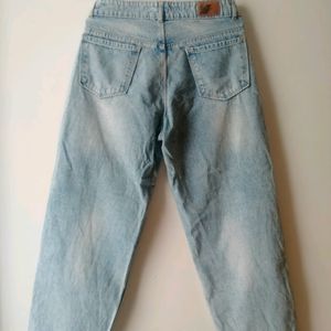 Women's Straight Fit Jeans