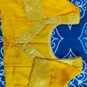 New Unused ChanderiSilk ReshamWork Saree StichedBl