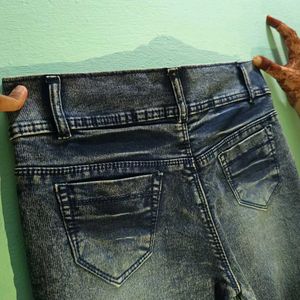 Girls Jeans 👖 32in.....No Any Cut