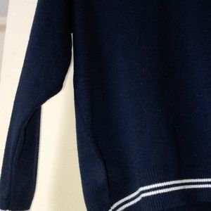 Cute Navy Blue sweatshirt