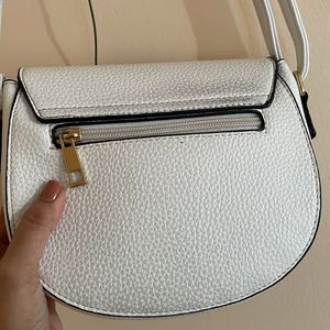 Dressberry Sling Bag