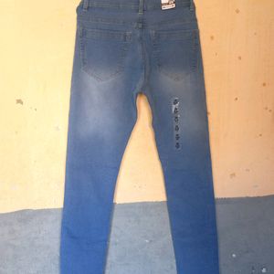 💚Mans Slim-fit Jeans Pant Size Of 28💕