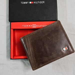 TOMMY HILFIGER METAL LOGO WALLET COFFEE CRUNCH