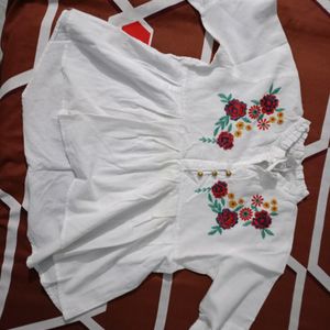 White Casual Wear Top