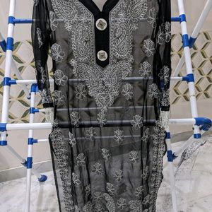 Luchnowi Kurti