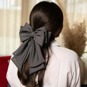 Parisian Bow Clip Oversized