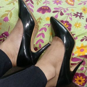 Black Stilleto Heels