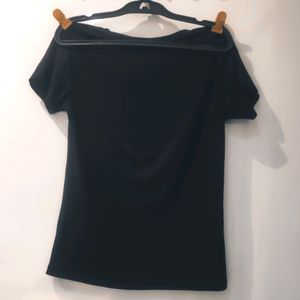 Black casual T-shirt