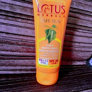 3-in-1matte Look dailyLotus Sunscreen