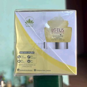 Lotus Herbals Cream  White Glow Vitamine E