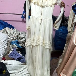 Long 6 Metere Trail Flared Princess Gown Dress