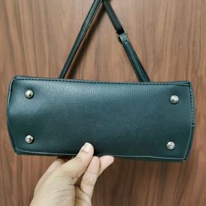 Good Quality Black Sling Bag