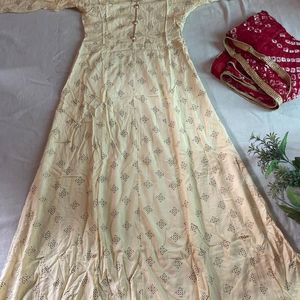 Off White Anarkali Kurti With Red Dupatta