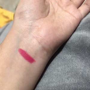 Faces Canada Matte Weightless Lipstick - Fuschia