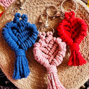 Macrame keychain Heart - Pink