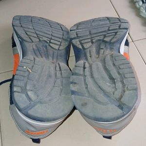 RUNNING SHOES FOR WOMAN