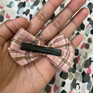 Max Bow Hair Clip