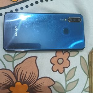 Vivo Y17 smartphone