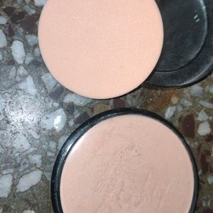 HUDA Beauty Loose Powder