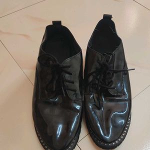 Classy Lace Up Derby Shoe