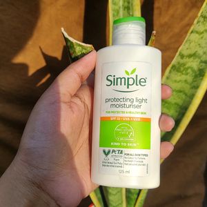 Simple Protecting Moisturizer With Spf 15