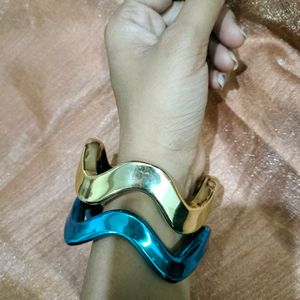 Wavy Plastic Cuff Bracelets