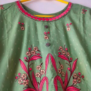 Embroidery Kurta 💚