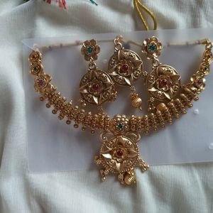 Gold Look Necklace Set