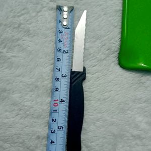 Copping Board With Knife