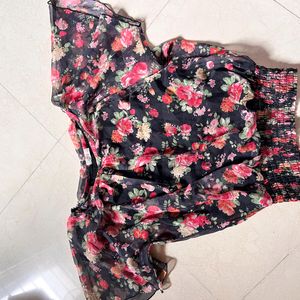 Very pretty Floral Crop Top