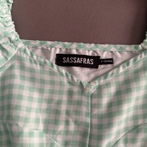 SASSFARAS green checked sweetheart neck peplum top