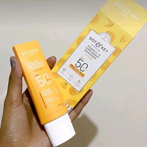 2 Dot & Key Sunscreen