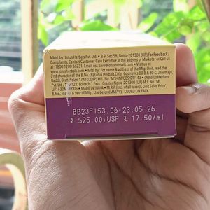 Unused Lotus Vitamin C + Gold Radiance Serum