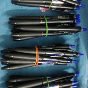 10 Pentonic Pens, 2 Markers And Highlighters