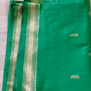 Beautiful Zari Border Saree💚