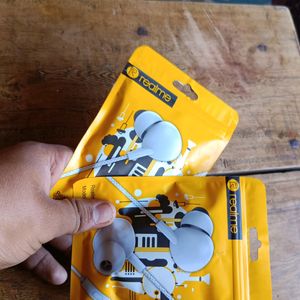 REALME EARPHONE PACK OF 2