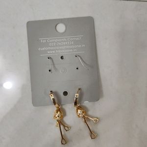 Earings And Conditioner